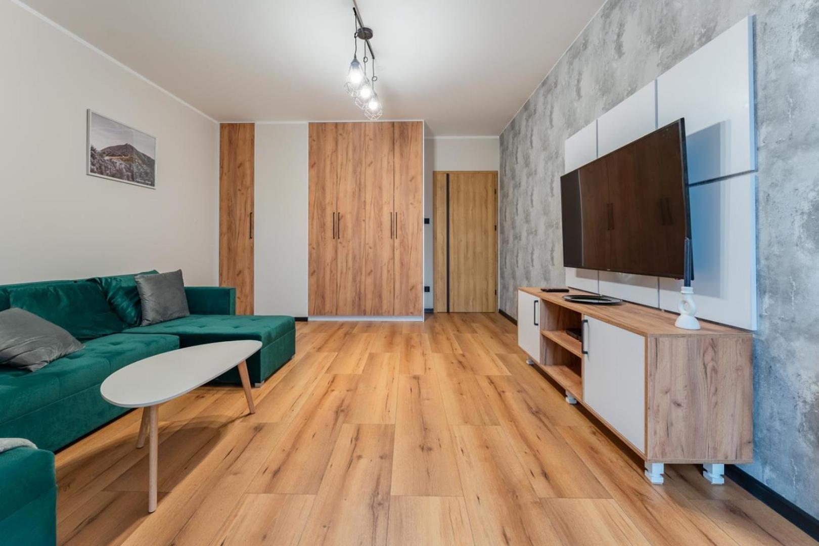 Apartament Przy Baszcie - Z Prywatnym Parkingiem W Centrum - By Spaceapart Еленя-Гура Экстерьер фото